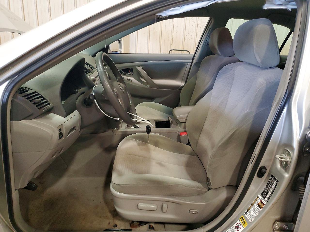2011 Toyota Camry Le Silver vin: 4T1BF3EK2BU120344