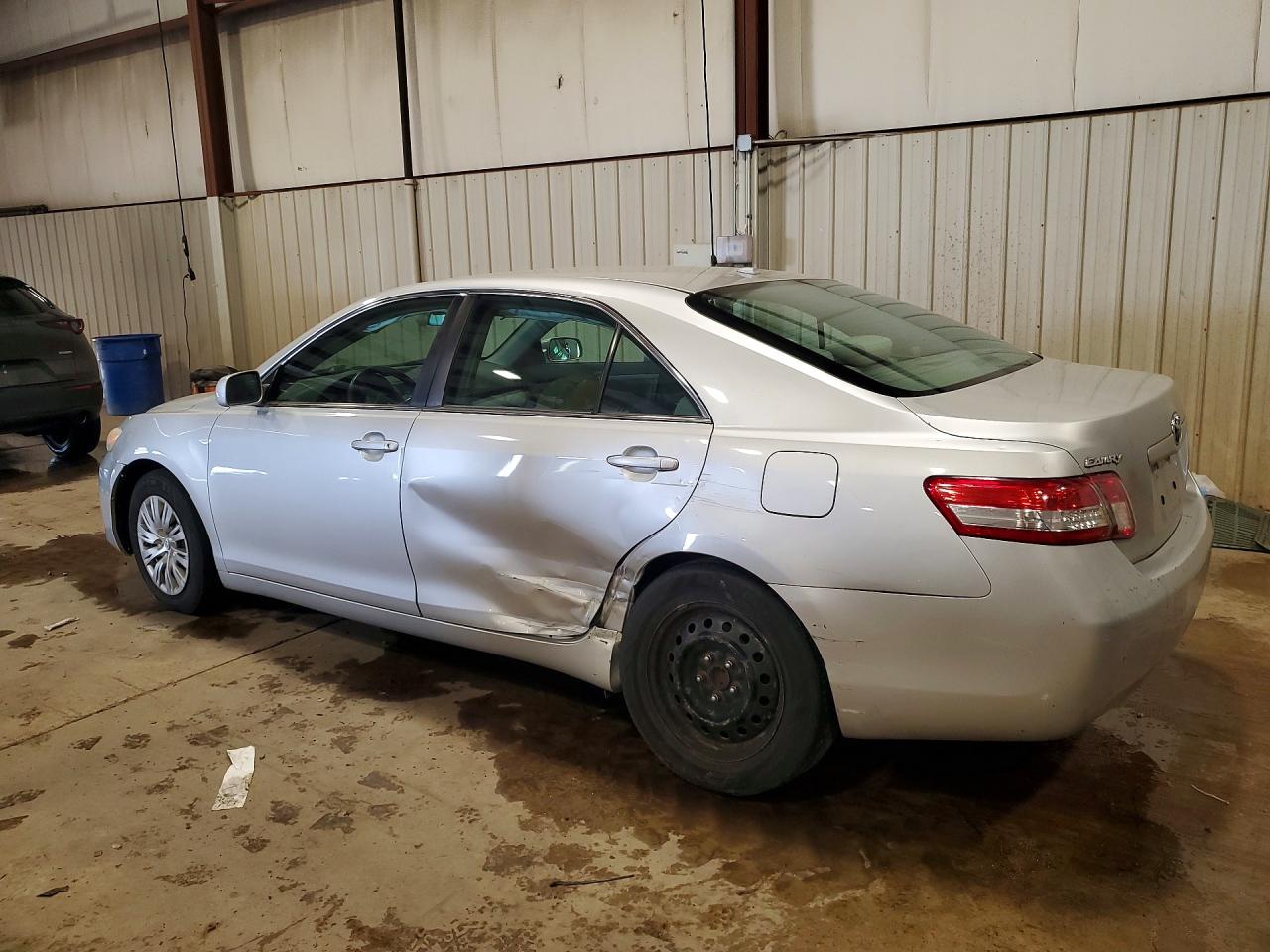 2011 Toyota Camry Le Silver vin: 4T1BF3EK2BU120344