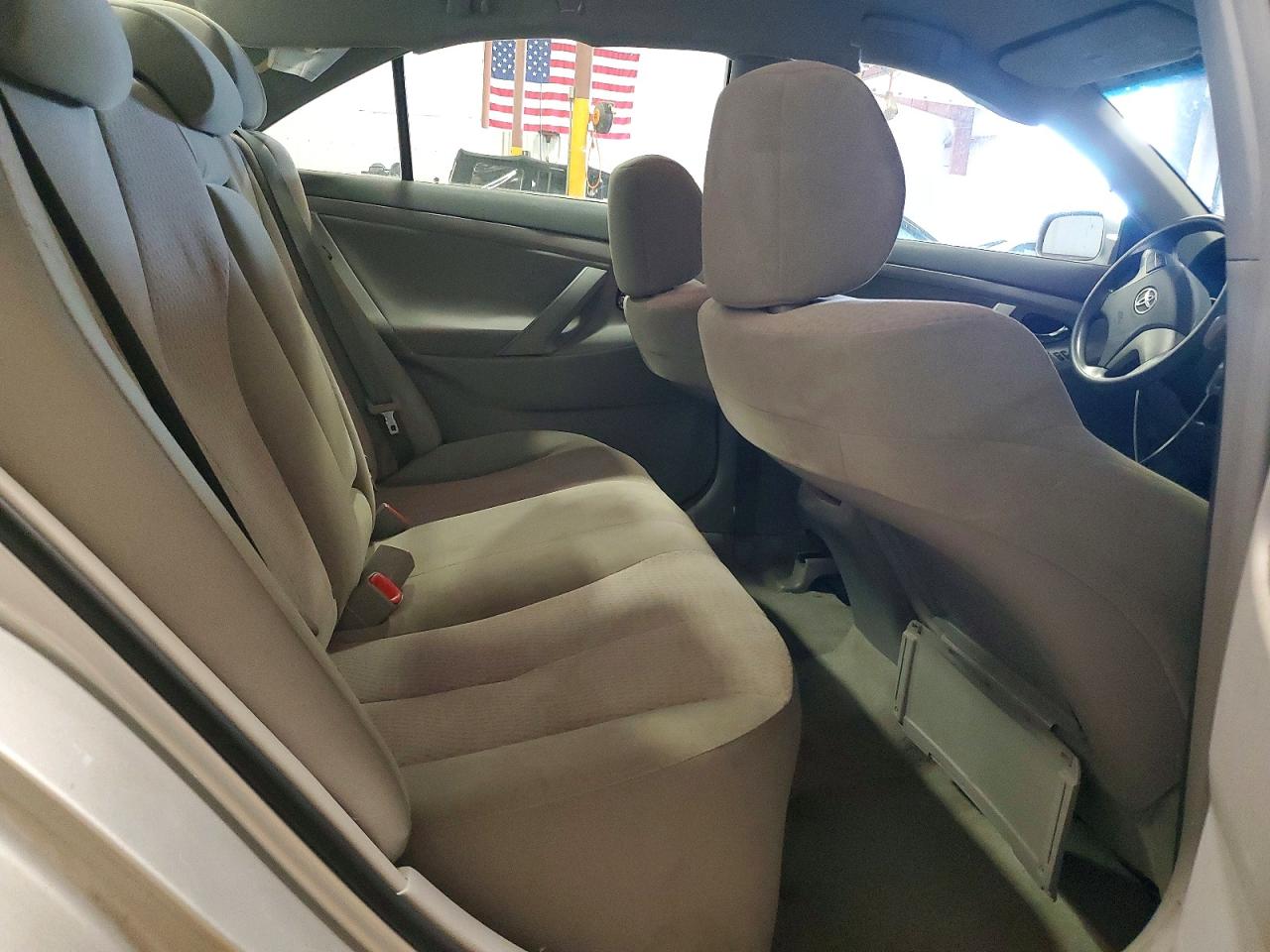 2011 Toyota Camry Le Silver vin: 4T1BF3EK2BU120344