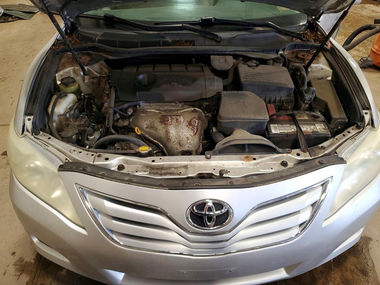 2011 Toyota Camry Le Silver vin: 4T1BF3EK2BU120344