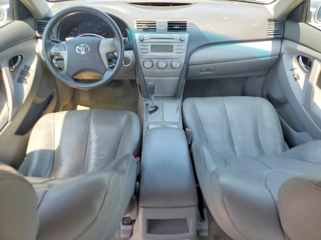 2011 Toyota Camry Le Silver vin: 4T1BF3EK2BU124653