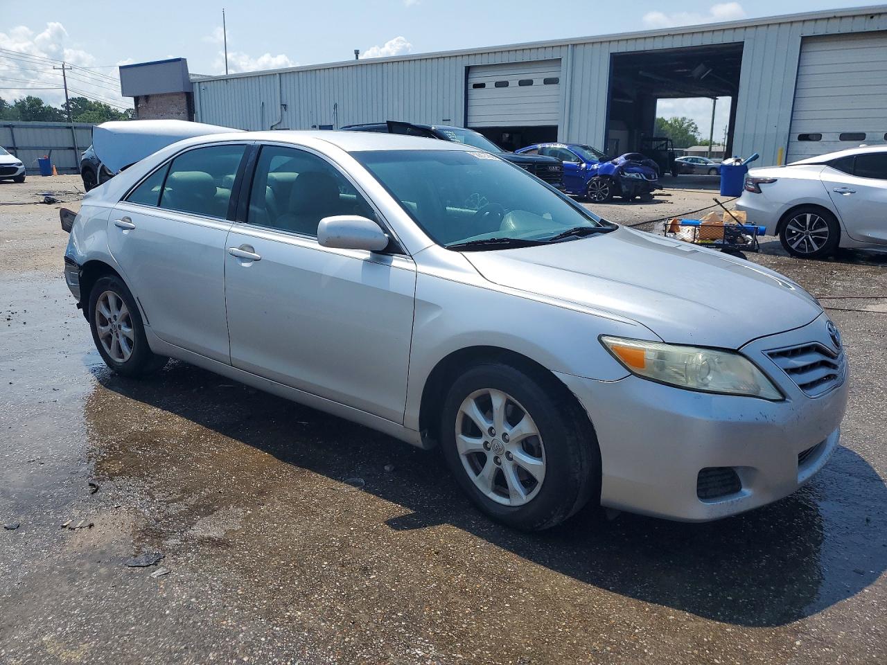 2011 Toyota Camry Le Silver vin: 4T1BF3EK2BU124653