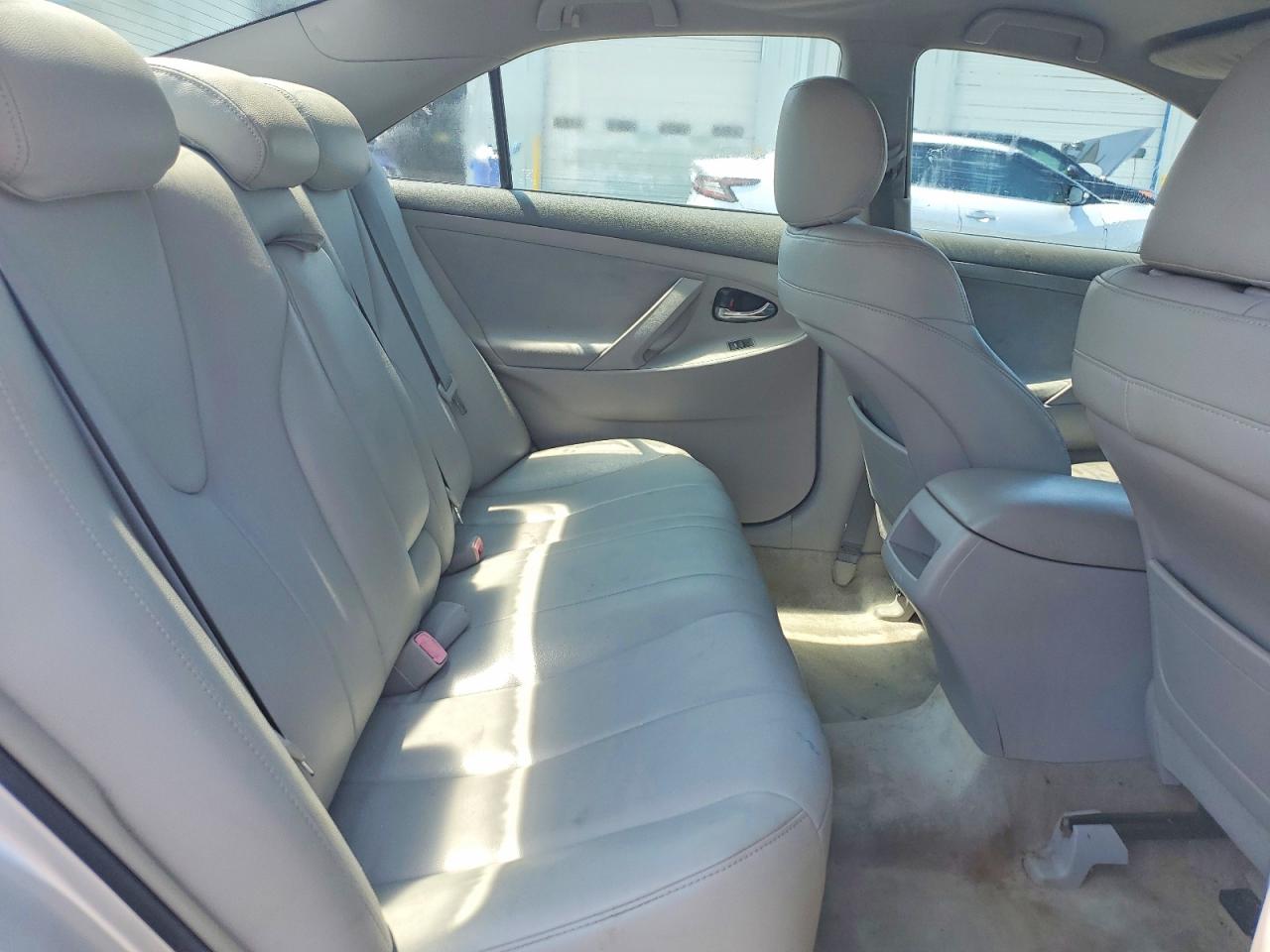 2011 Toyota Camry Le Silver vin: 4T1BF3EK2BU124653