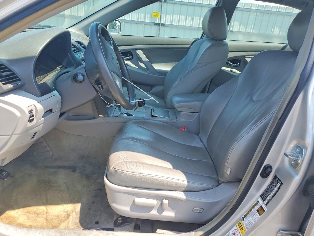 2011 Toyota Camry Le Silver vin: 4T1BF3EK2BU124653