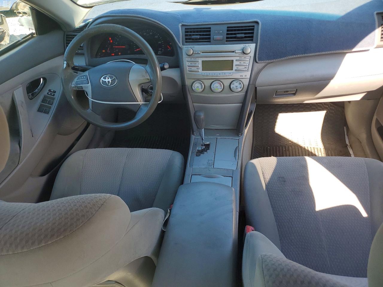 2011 Toyota Camry Le Gray vin: 4T1BF3EK2BU133577