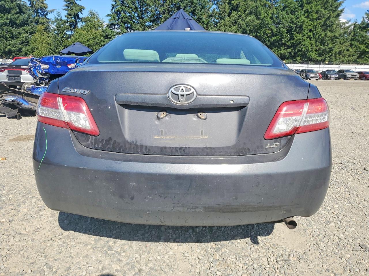 2011 Toyota Camry Le Gray vin: 4T1BF3EK2BU133577
