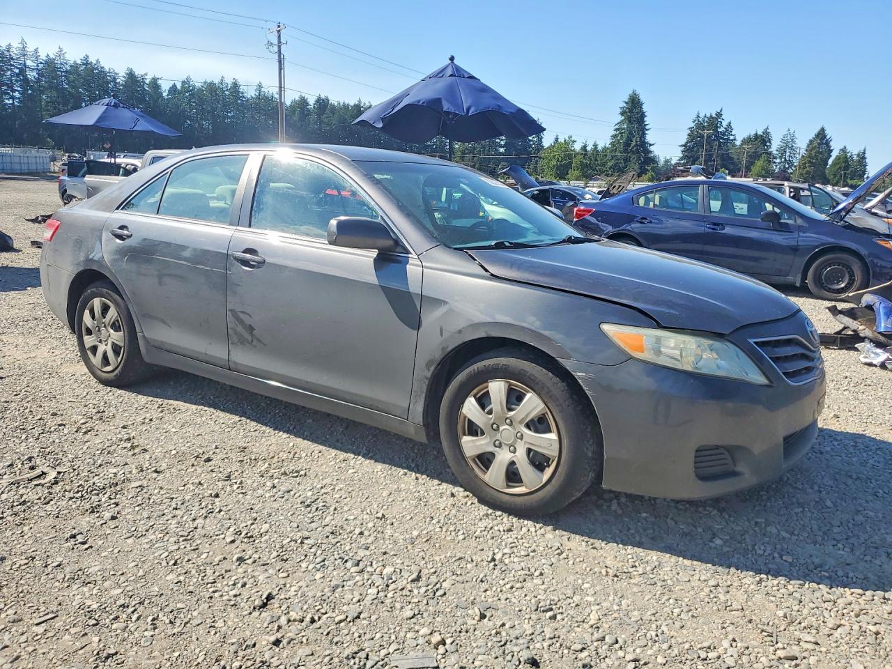 2011 Toyota Camry Le Gray vin: 4T1BF3EK2BU133577