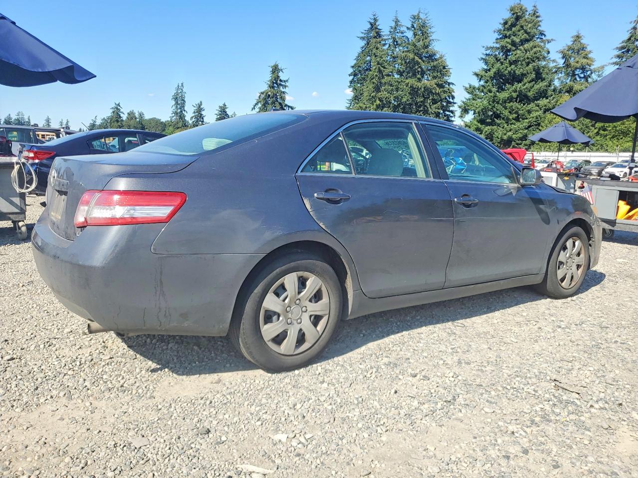 2011 Toyota Camry Le Gray vin: 4T1BF3EK2BU133577