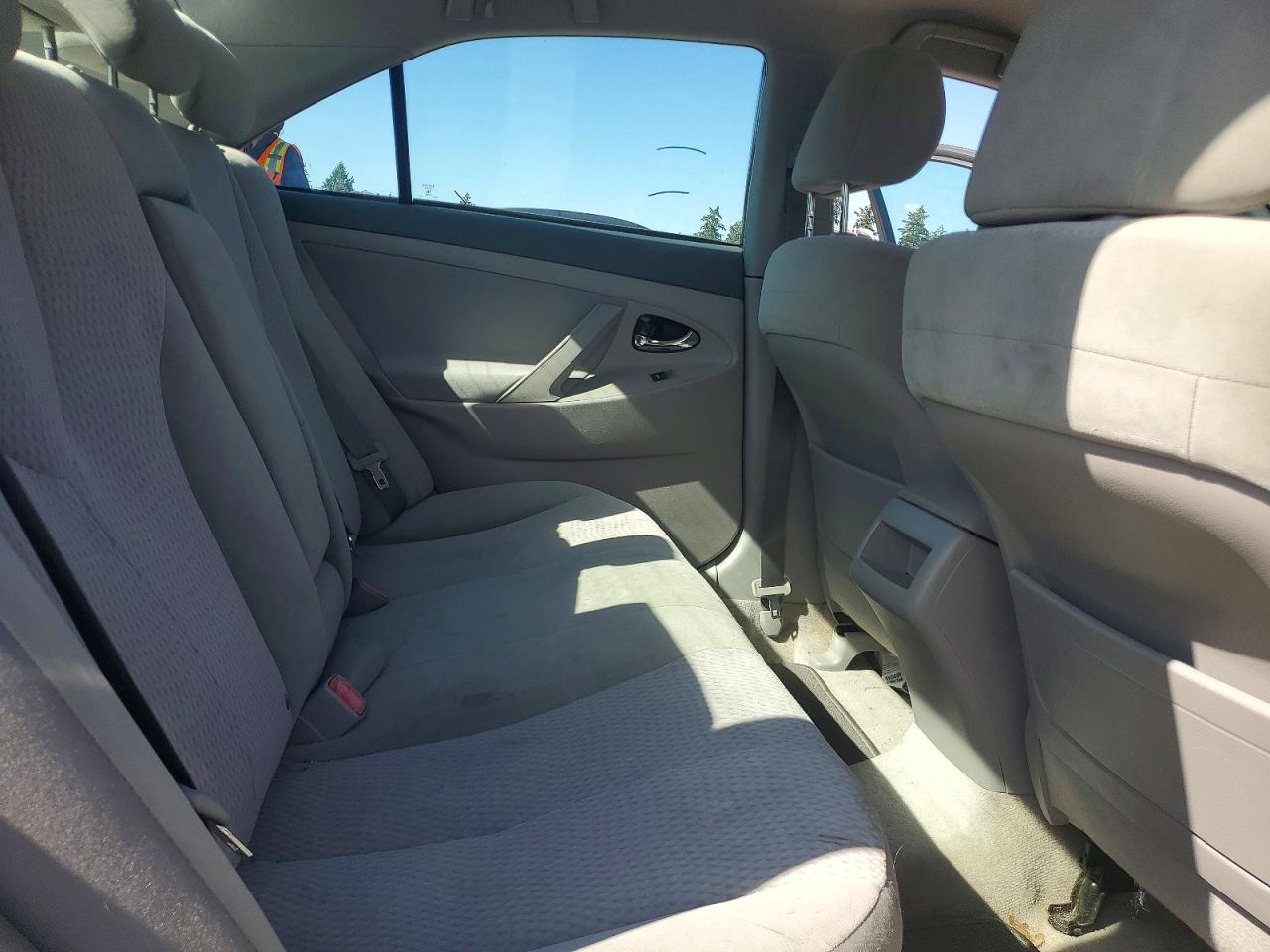 2011 Toyota Camry Le Gray vin: 4T1BF3EK2BU133577