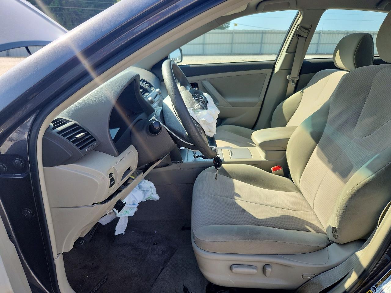 2011 Toyota Camry Le Gray vin: 4T1BF3EK2BU134728