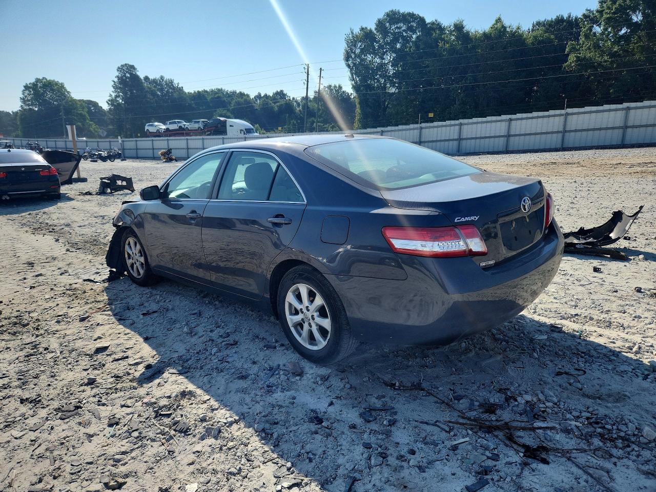 2011 Toyota Camry Le Gray vin: 4T1BF3EK2BU134728