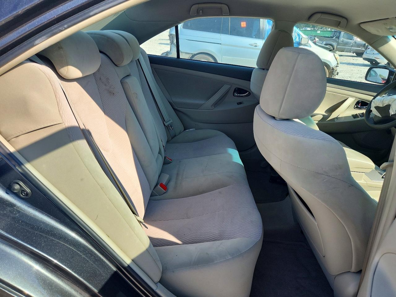 2011 Toyota Camry Le Gray vin: 4T1BF3EK2BU134728