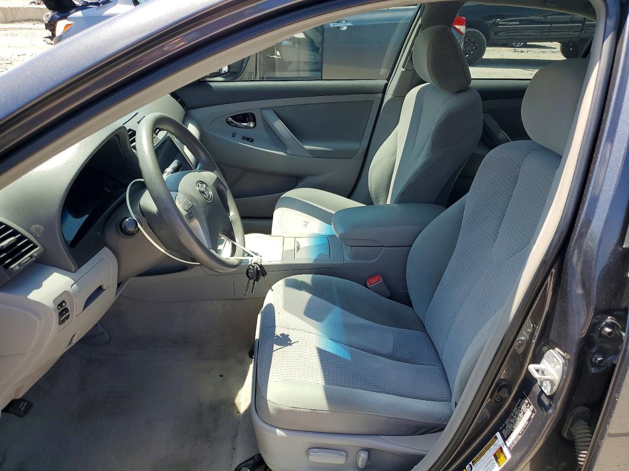 2011 Toyota Camry Le Gray vin: 4T1BF3EK2BU137306