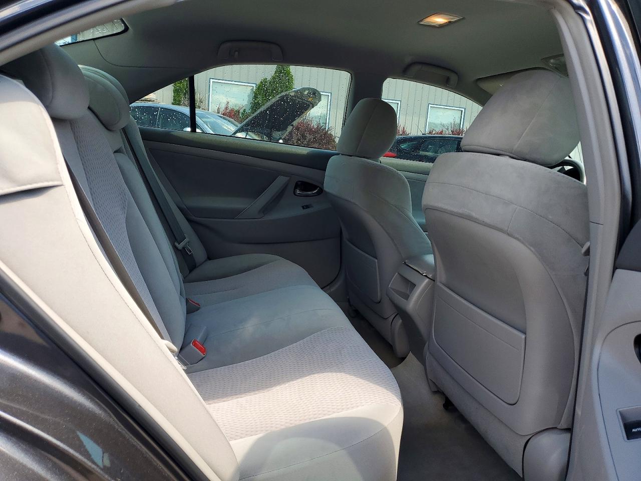 2011 Toyota Camry Le Gray vin: 4T1BF3EK2BU137306