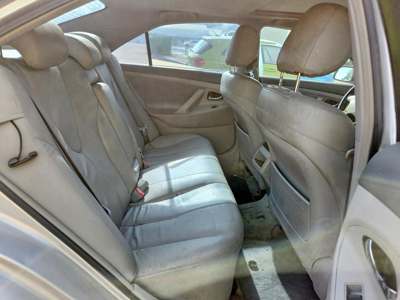 2011 Toyota Camry Le Silver vin: 4T1BF3EK2BU142196