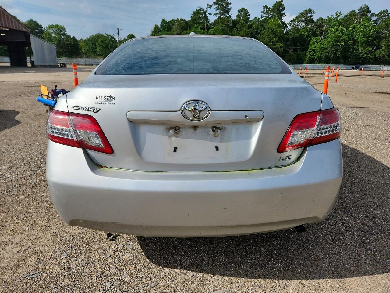 2011 Toyota Camry Le Silver vin: 4T1BF3EK2BU142196