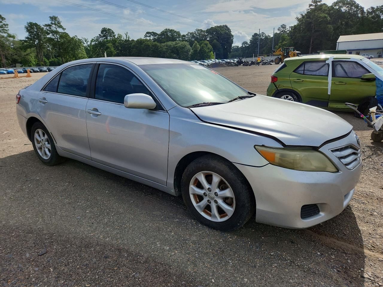 2011 Toyota Camry Le Silver vin: 4T1BF3EK2BU142196