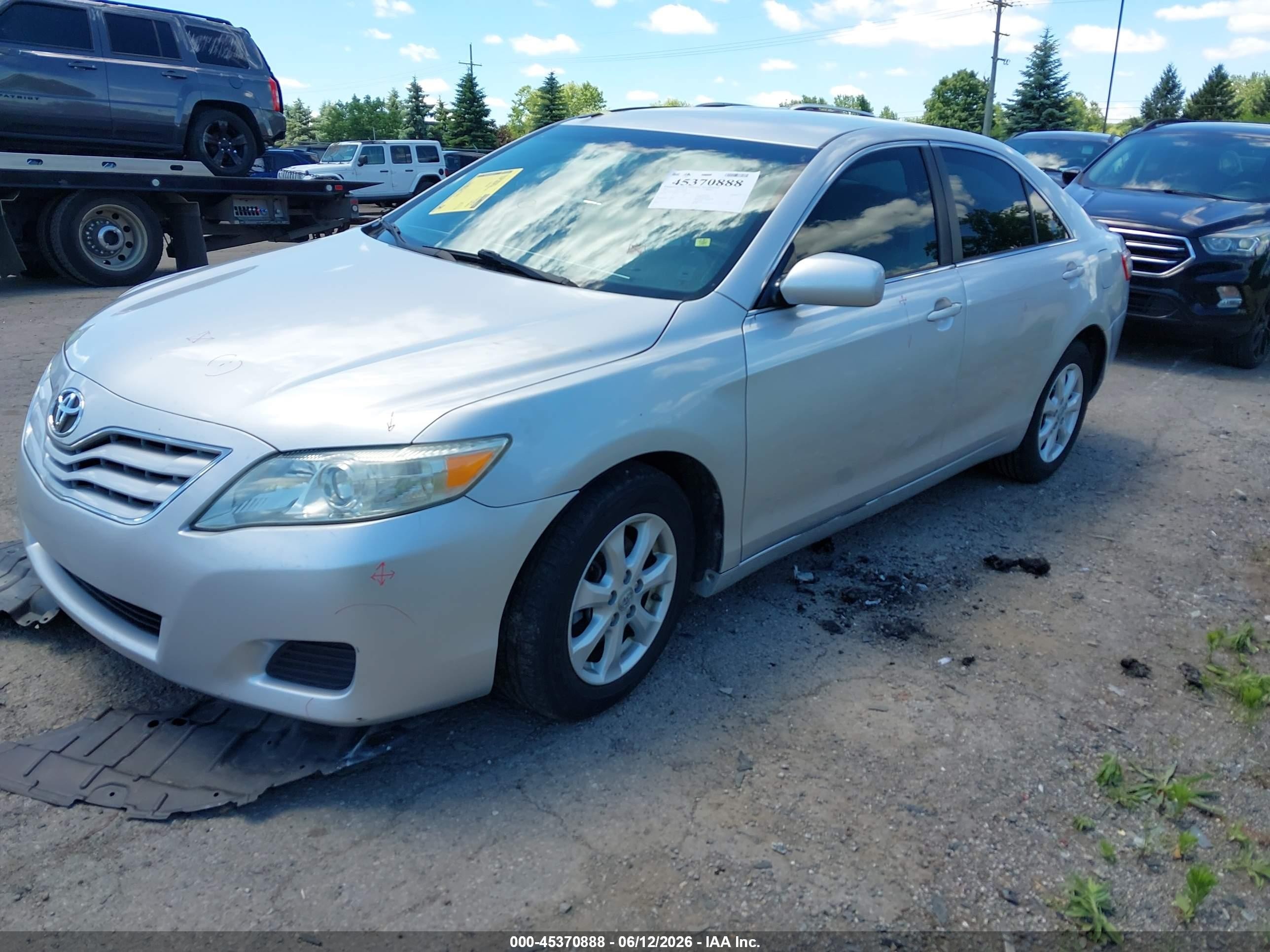 2011 Toyota Camry Le Silver vin: 4T1BF3EK2BU147155