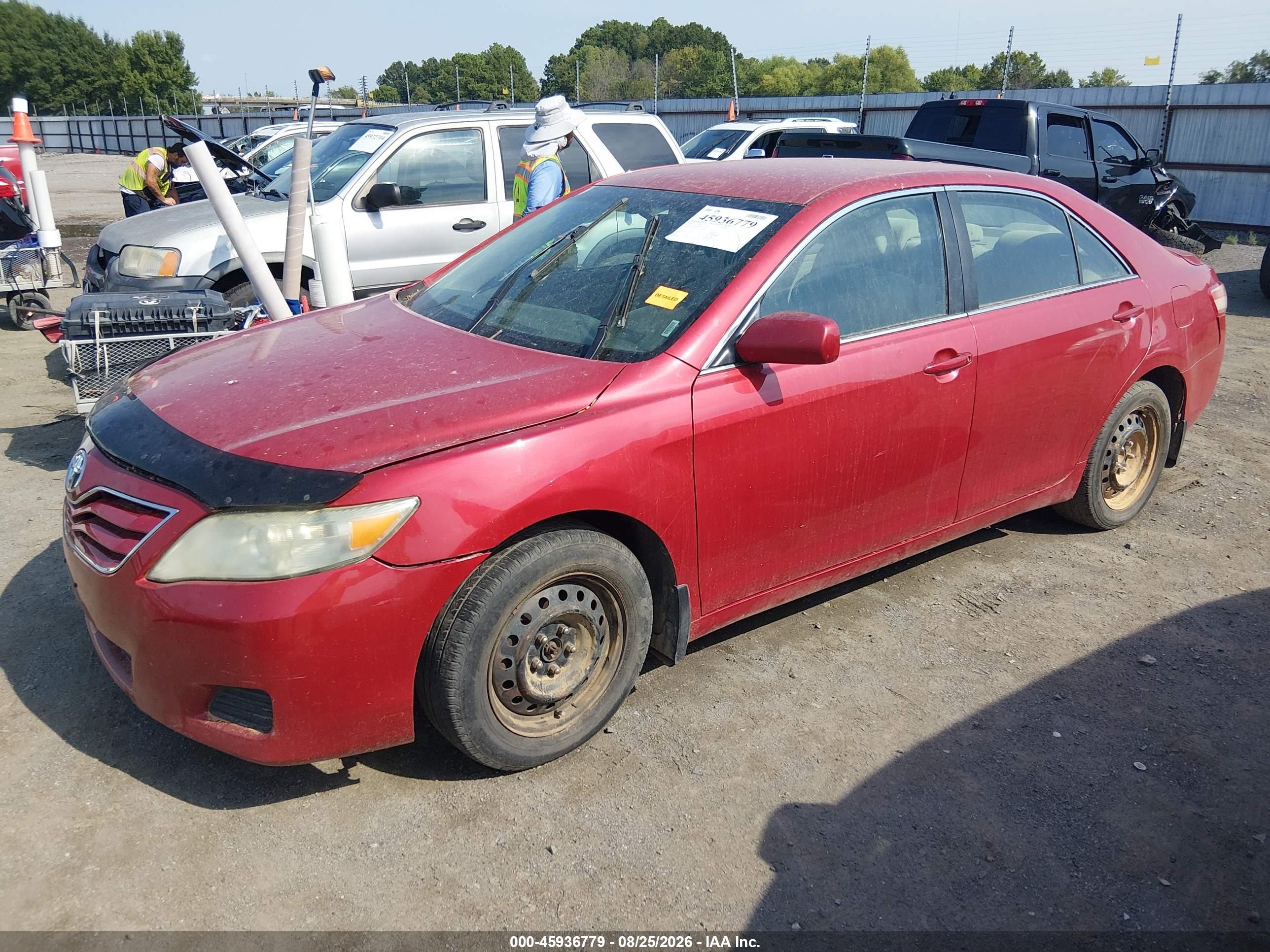2011 Toyota Camry Le Red vin: 4T1BF3EK2BU158575