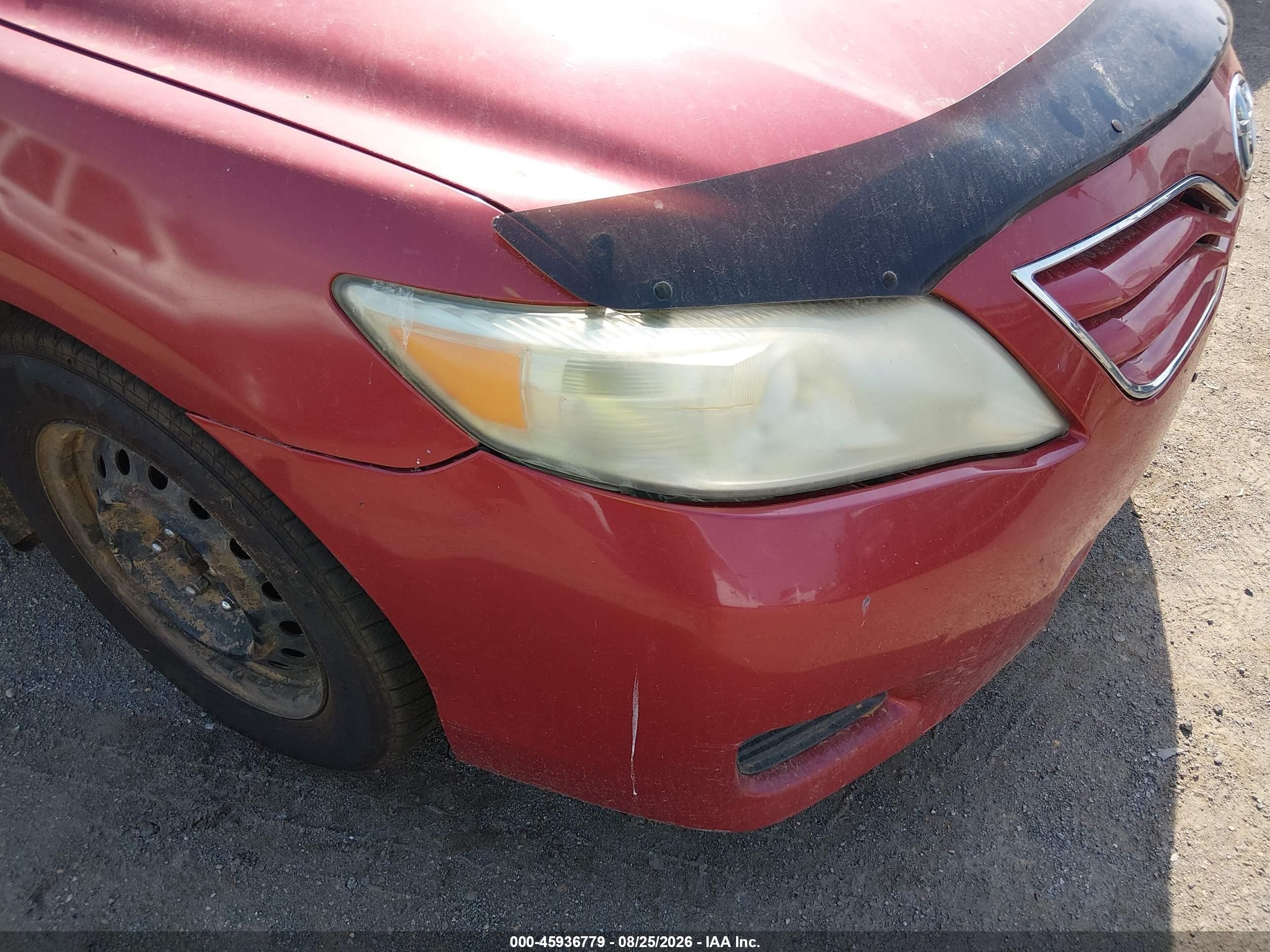 2011 Toyota Camry Le Red vin: 4T1BF3EK2BU158575