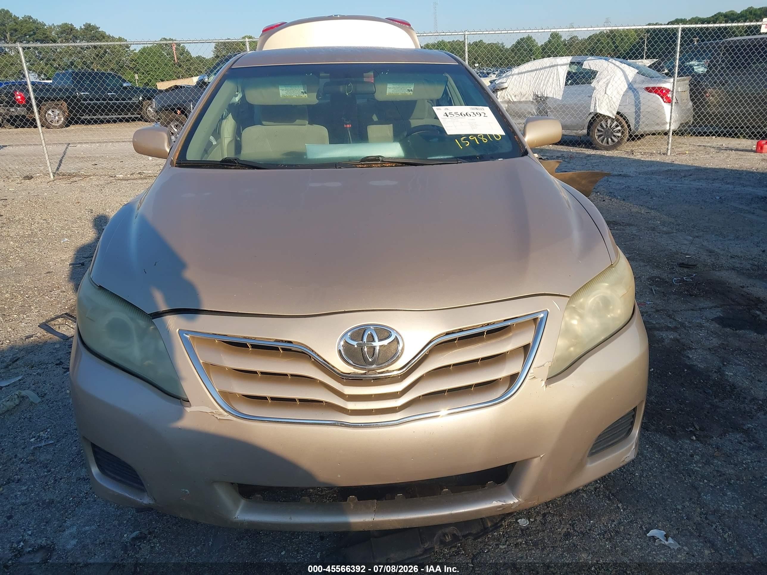 2011 Toyota Camry Le Gold vin: 4T1BF3EK2BU159810