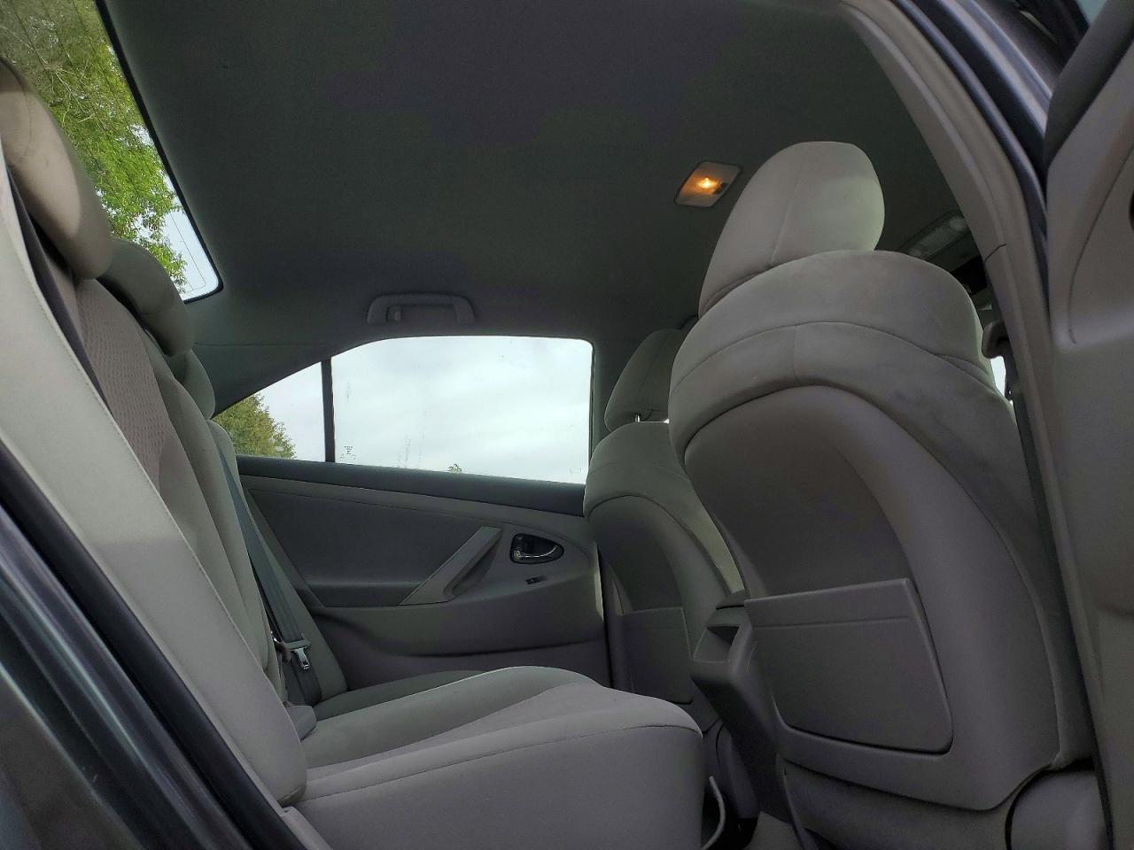 2011 Toyota Camry Base Серый vin: 4T1BF3EK2BU164201