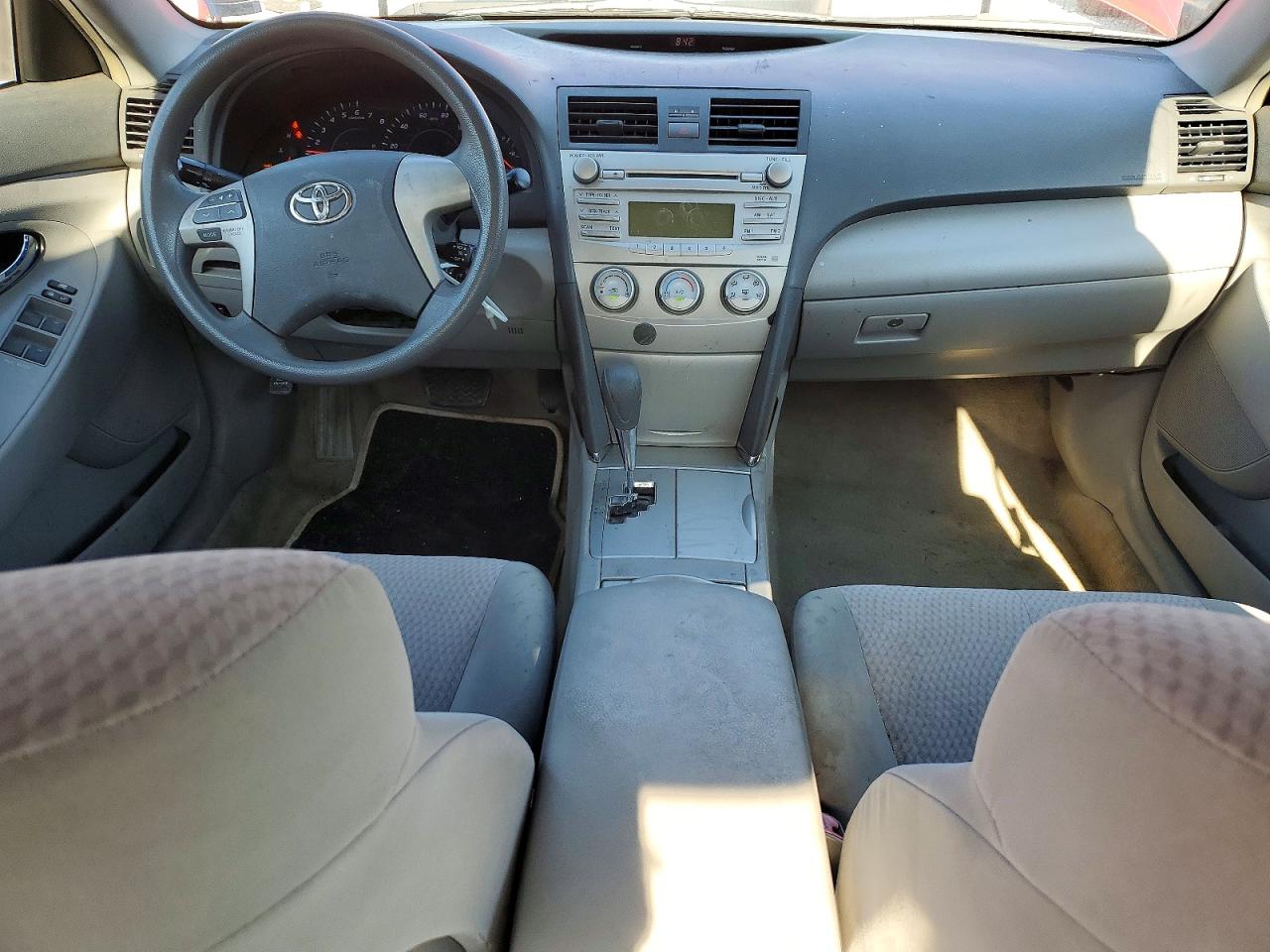 2011 Toyota Camry Le Red vin: 4T1BF3EK2BU175912