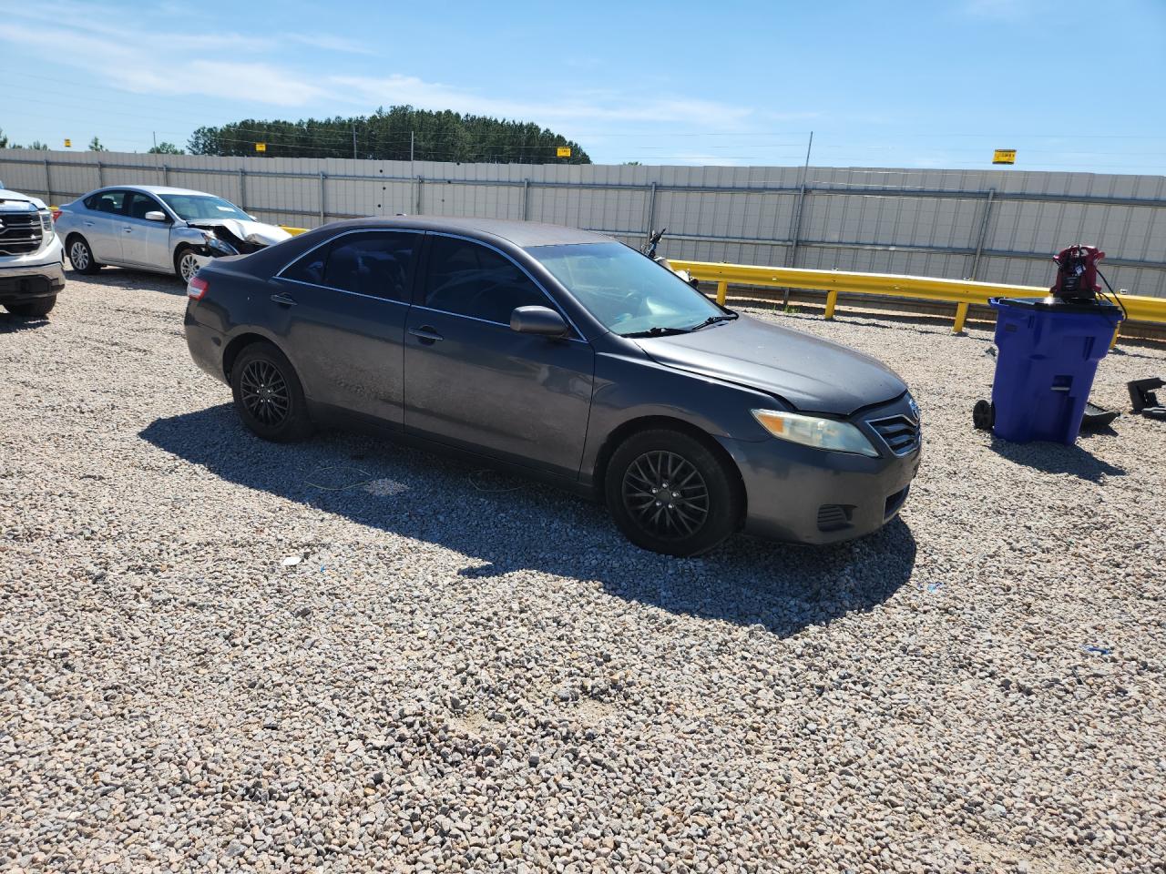 2011 Toyota Camry Le Gray vin: 4T1BF3EK2BU184674