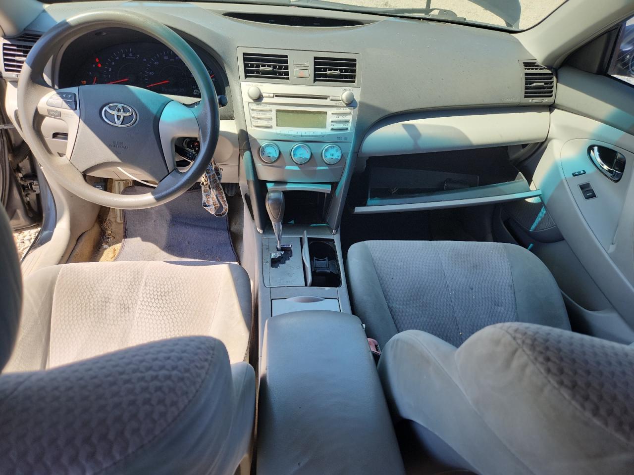 2011 Toyota Camry Le Gray vin: 4T1BF3EK2BU184674
