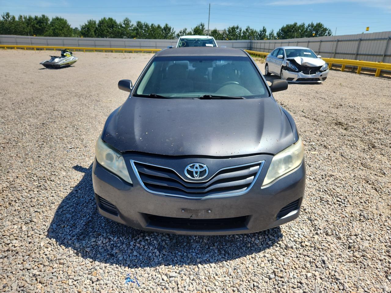 2011 Toyota Camry Le Gray vin: 4T1BF3EK2BU184674
