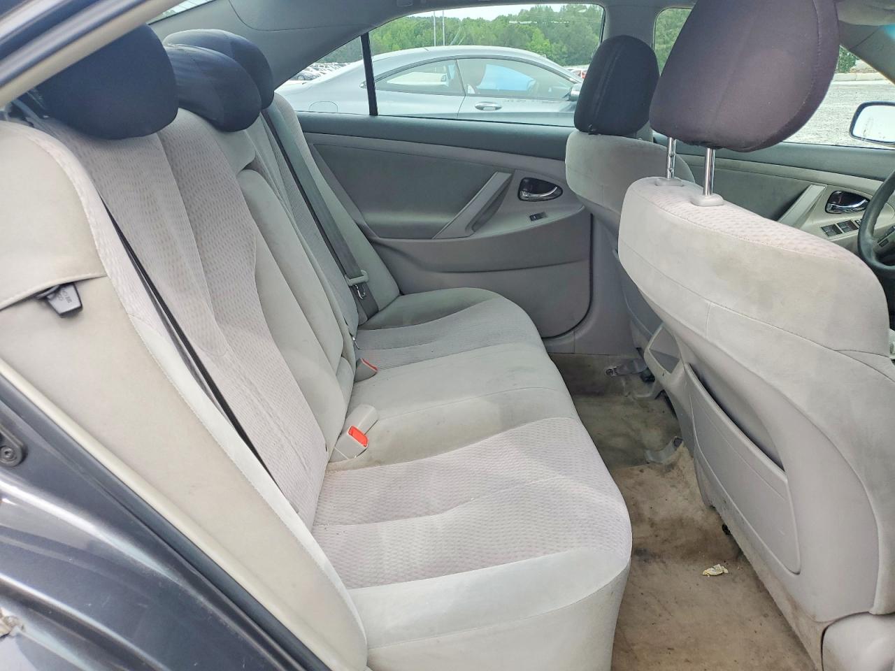 2011 Toyota Camry Le Gray vin: 4T1BF3EK2BU192368