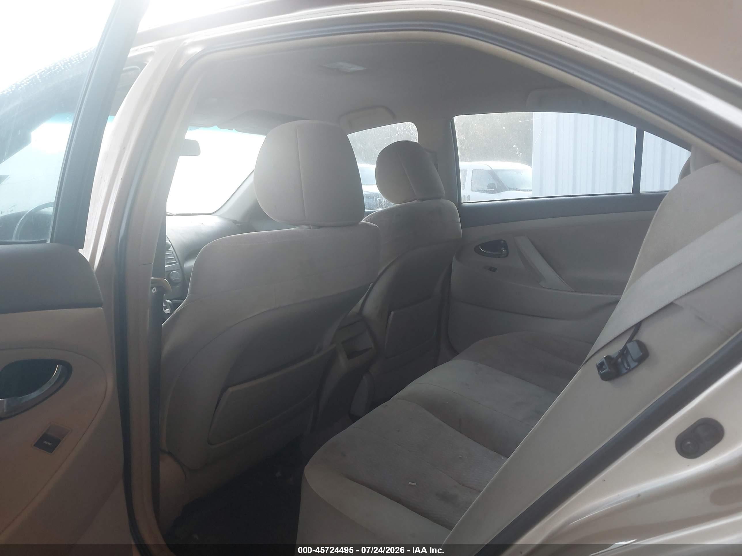 2011 Toyota Camry Le Tan vin: 4T1BF3EK2BU200100