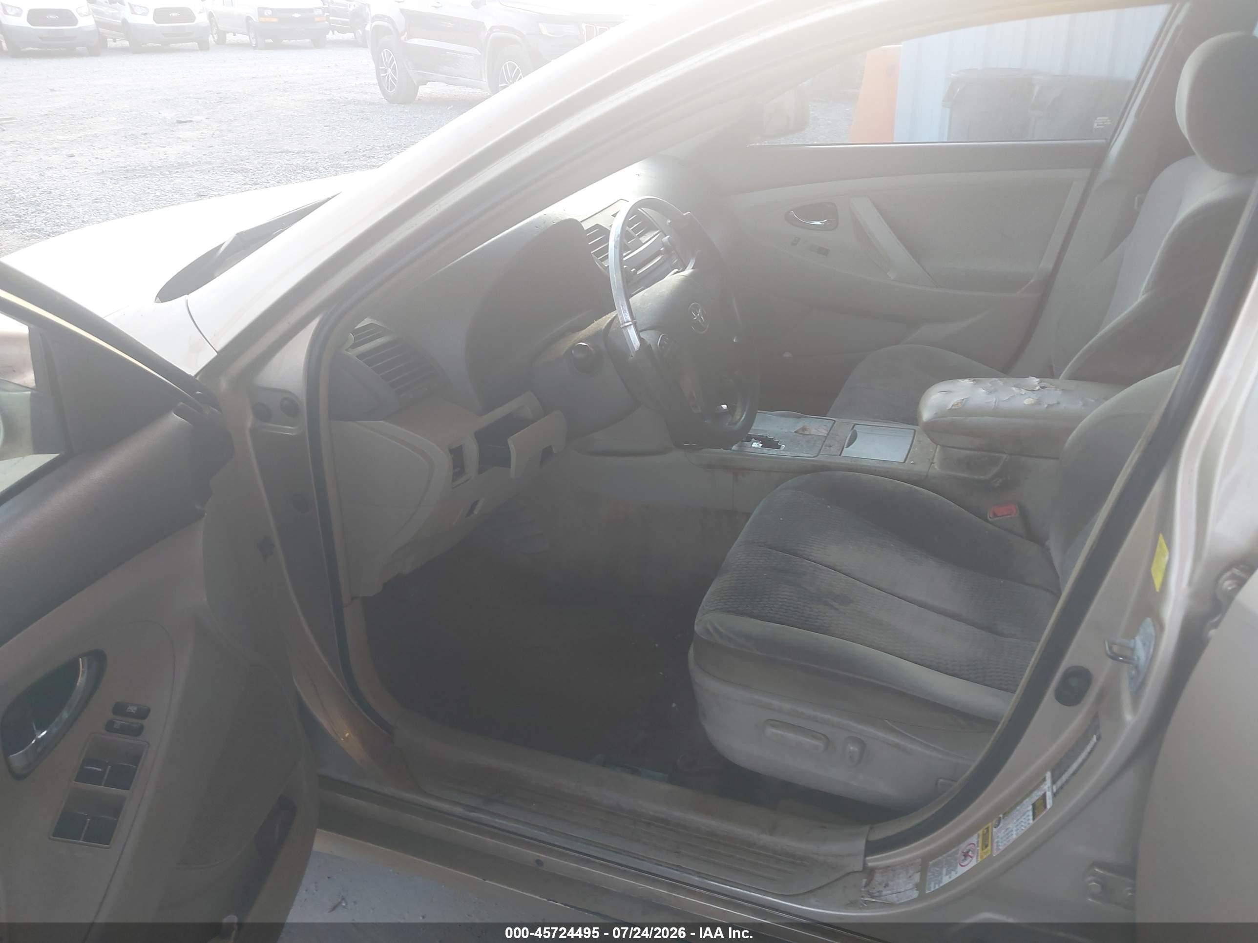 2011 Toyota Camry Le Tan vin: 4T1BF3EK2BU200100
