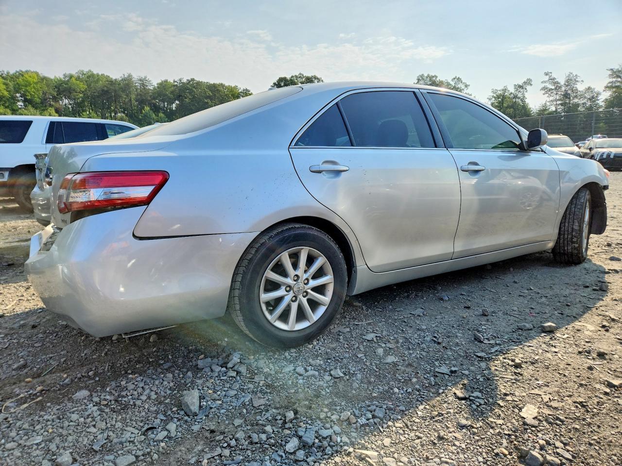 2011 Toyota Camry Xle Silver vin: 4T1BF3EK2BU207032