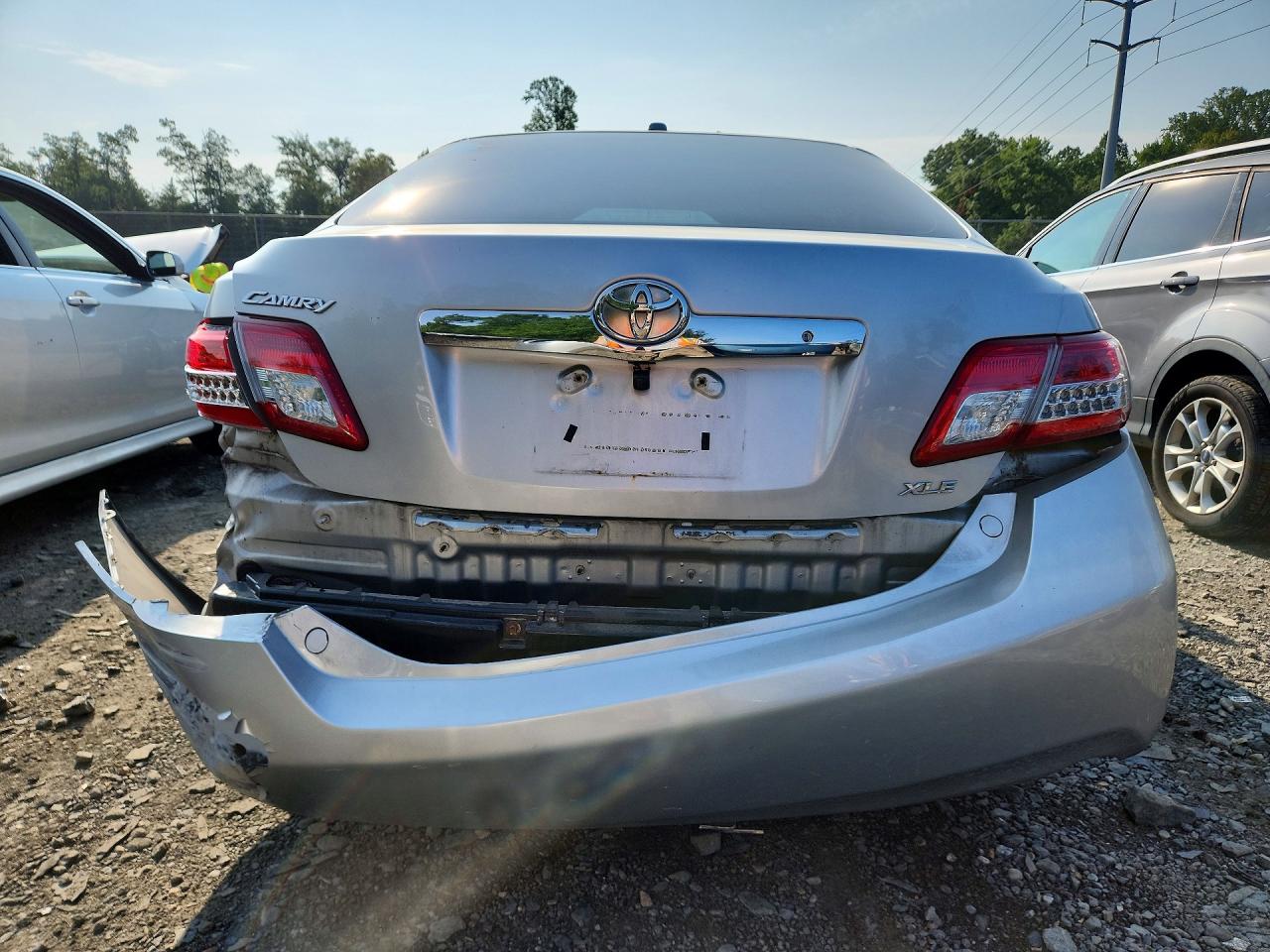 2011 Toyota Camry Xle Silver vin: 4T1BF3EK2BU207032