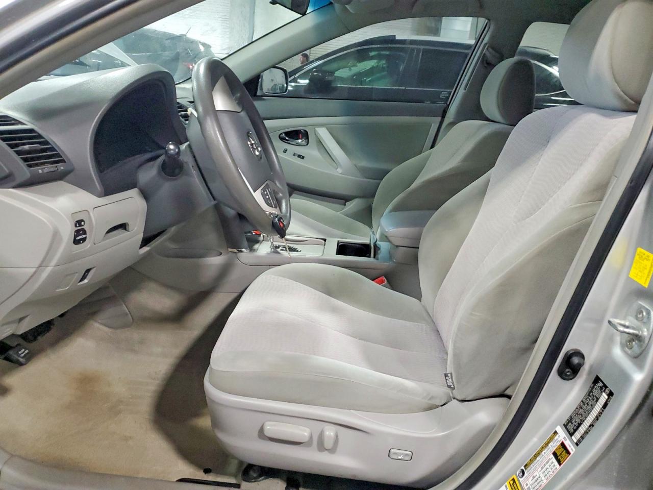 2011 Toyota Camry Le Silver vin: 4T1BF3EK2BU210092