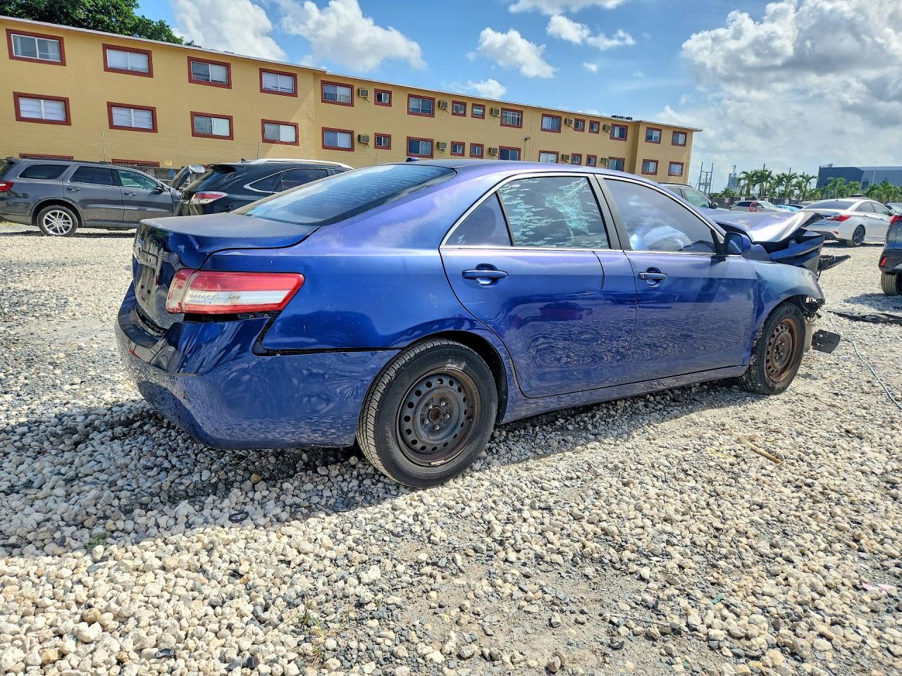 2011 Toyota Camry Base Blue vin: 4T1BF3EK2BU611643