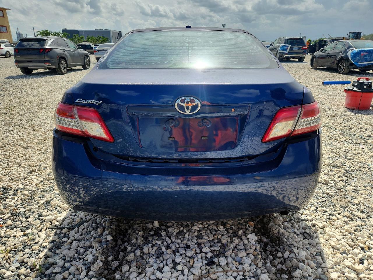 2011 Toyota Camry Base Blue vin: 4T1BF3EK2BU611643