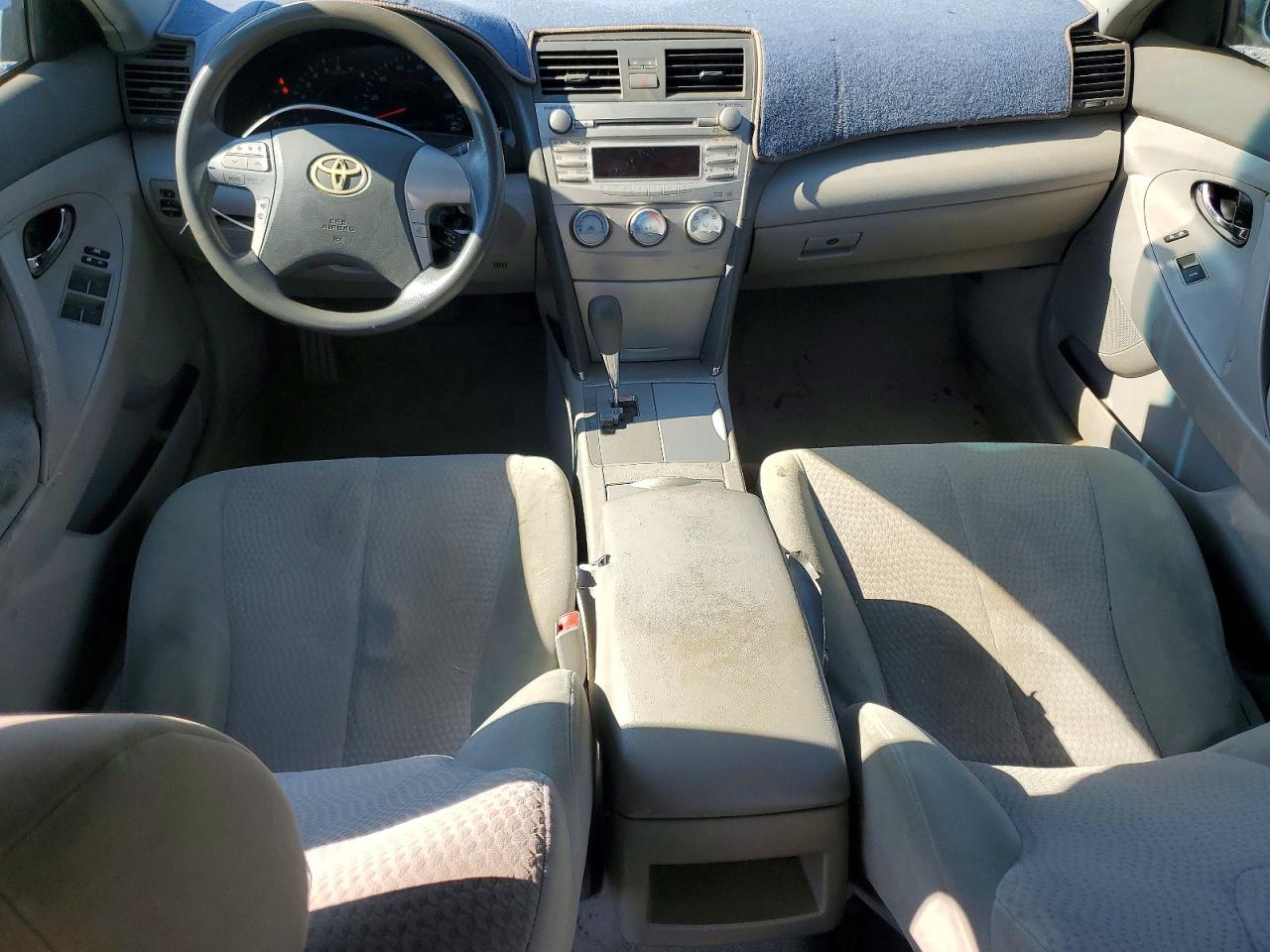 2011 Toyota Camry Le Silver vin: 4T1BF3EK2BU615238