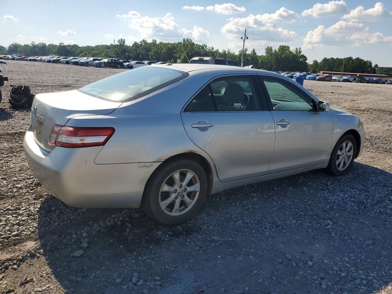 2011 Toyota Camry Le Silver vin: 4T1BF3EK2BU615238