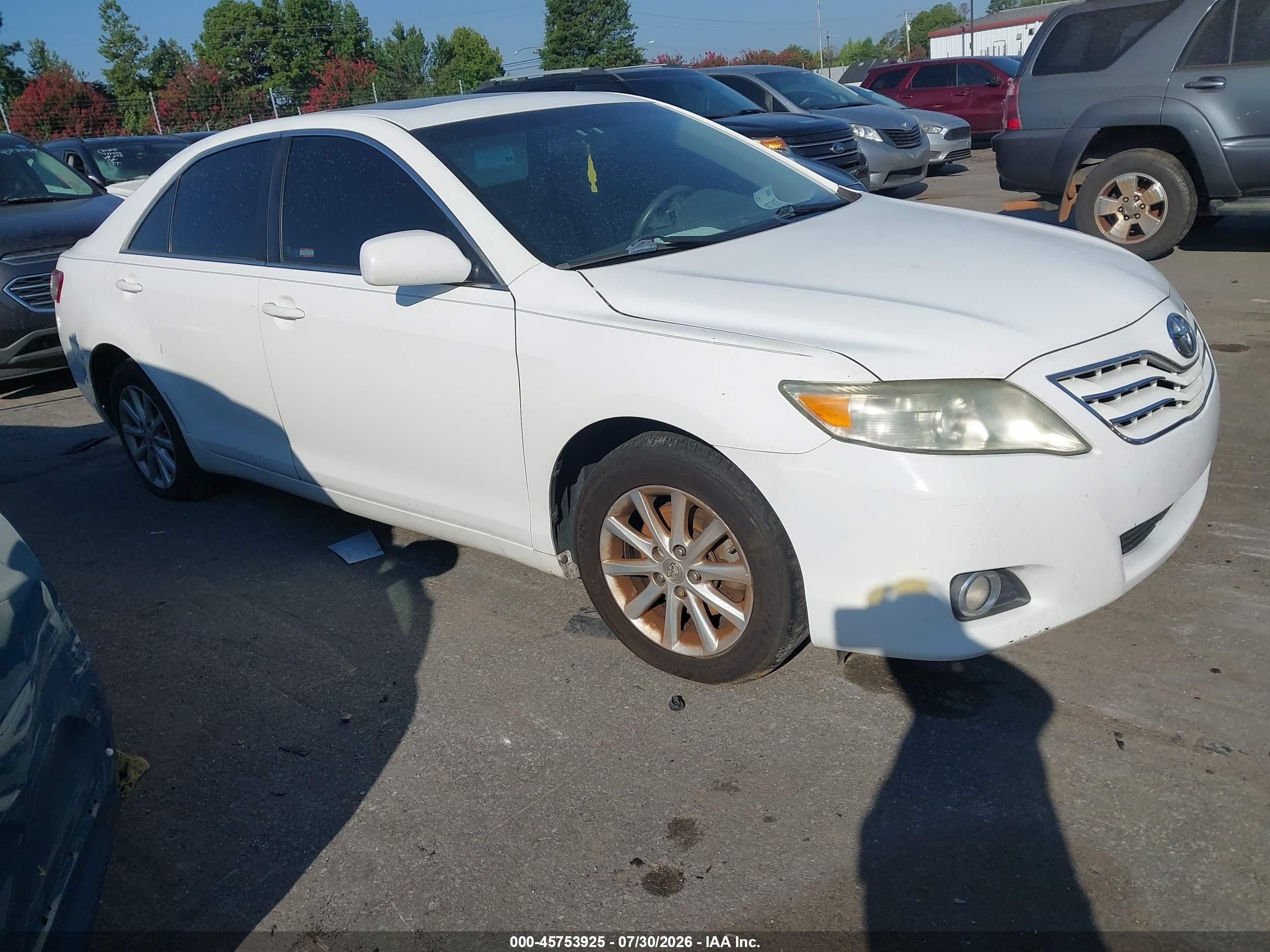 2011 Toyota Camry Xle White vin: 4T1BF3EK2BU627535