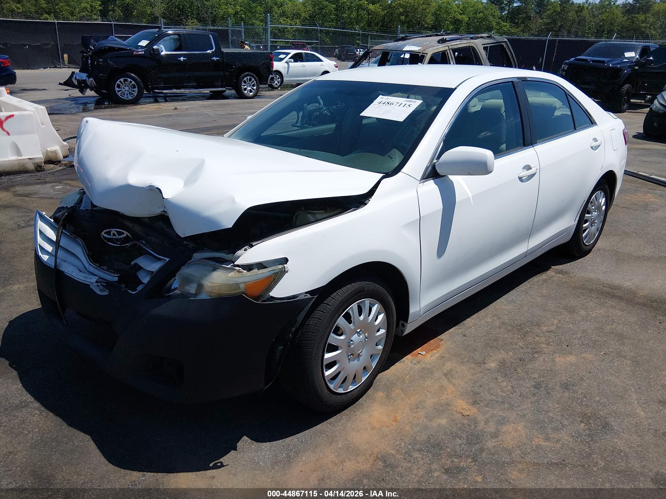 2011 Toyota Camry   White vin: 4T1BF3EK2BU632119