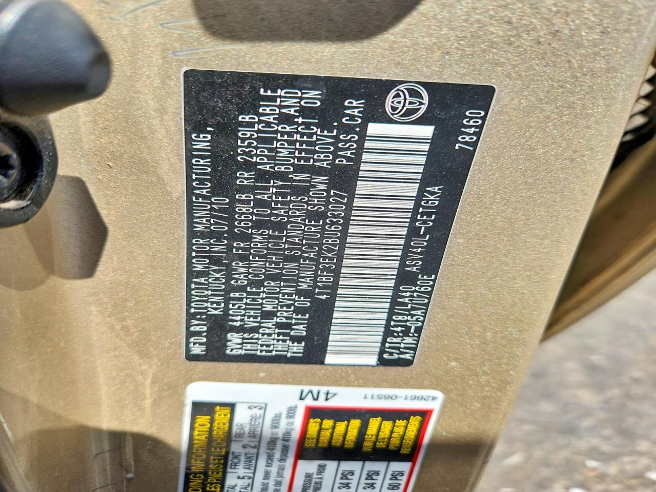 2011 Toyota Camry Xle Gold vin: 4T1BF3EK2BU633027