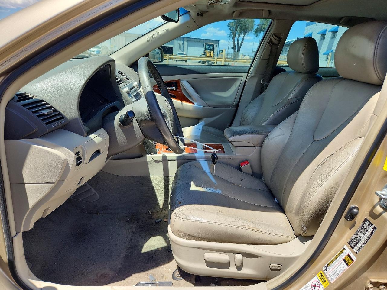 2011 Toyota Camry Xle Gold vin: 4T1BF3EK2BU633027