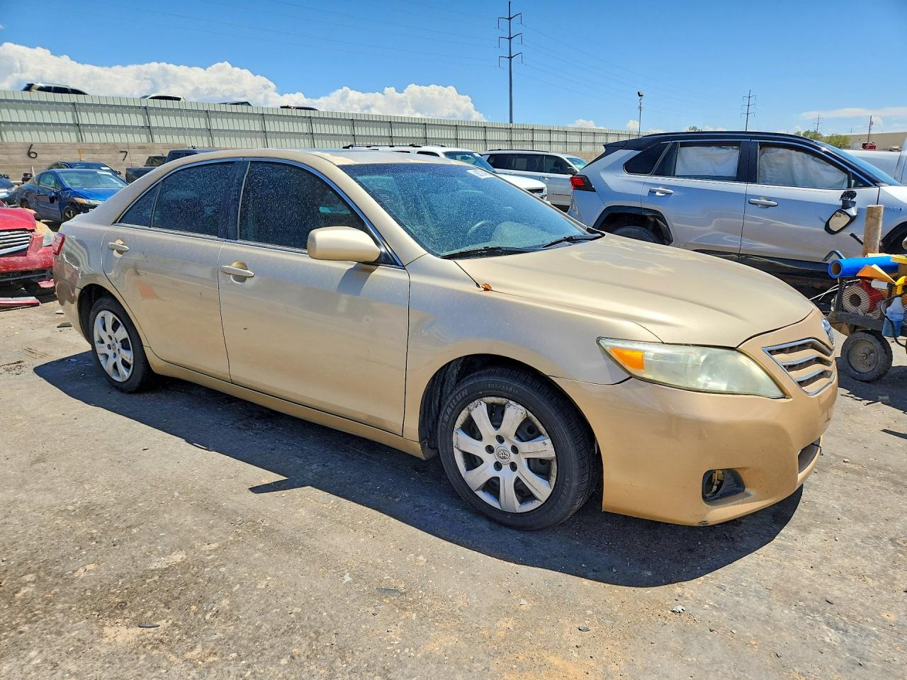 2011 Toyota Camry Xle Gold vin: 4T1BF3EK2BU633027