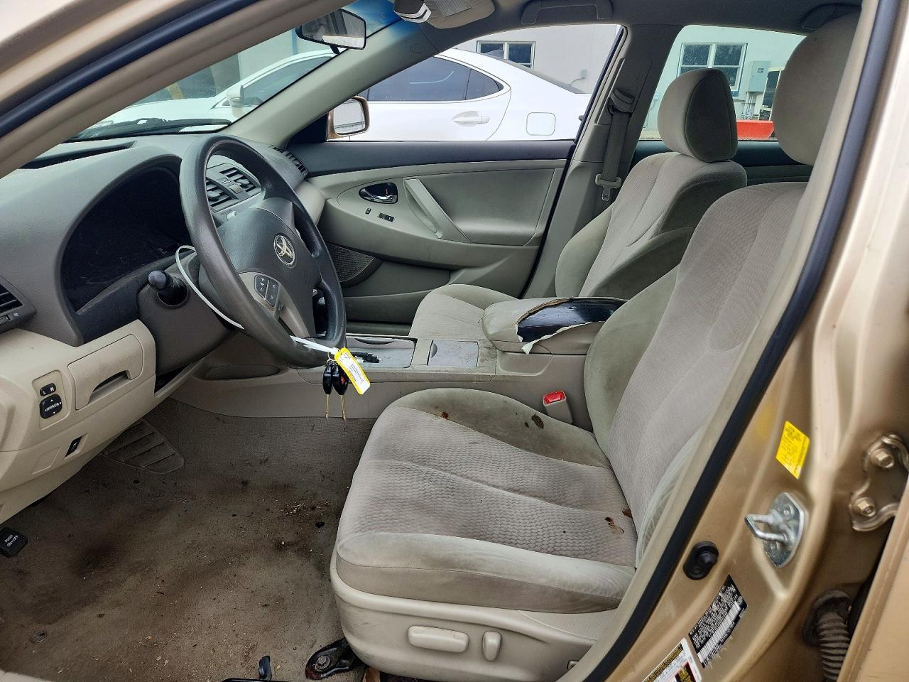 2011 Toyota Camry Le Gold vin: 4T1BF3EK2BU637546