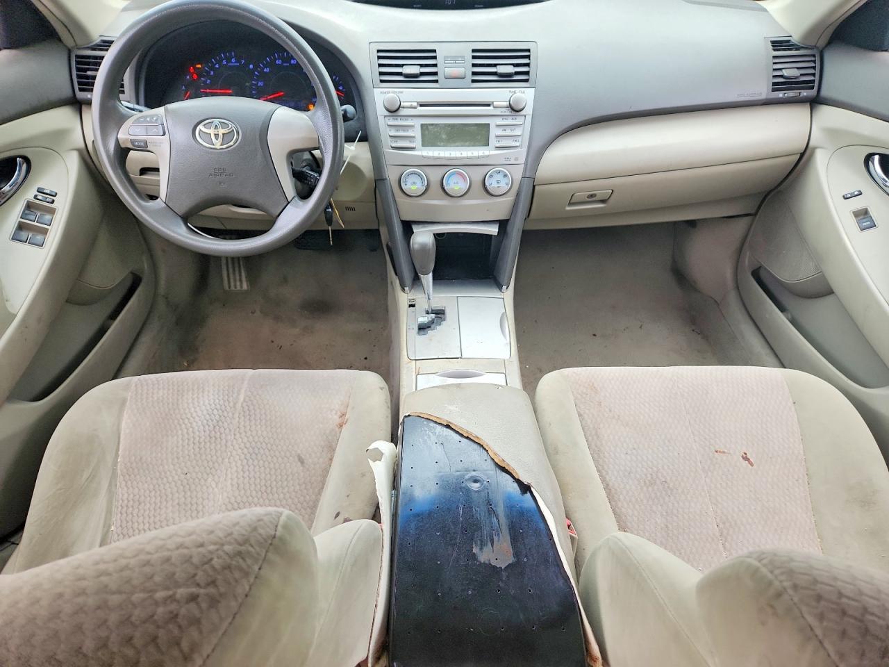 2011 Toyota Camry Le Gold vin: 4T1BF3EK2BU637546