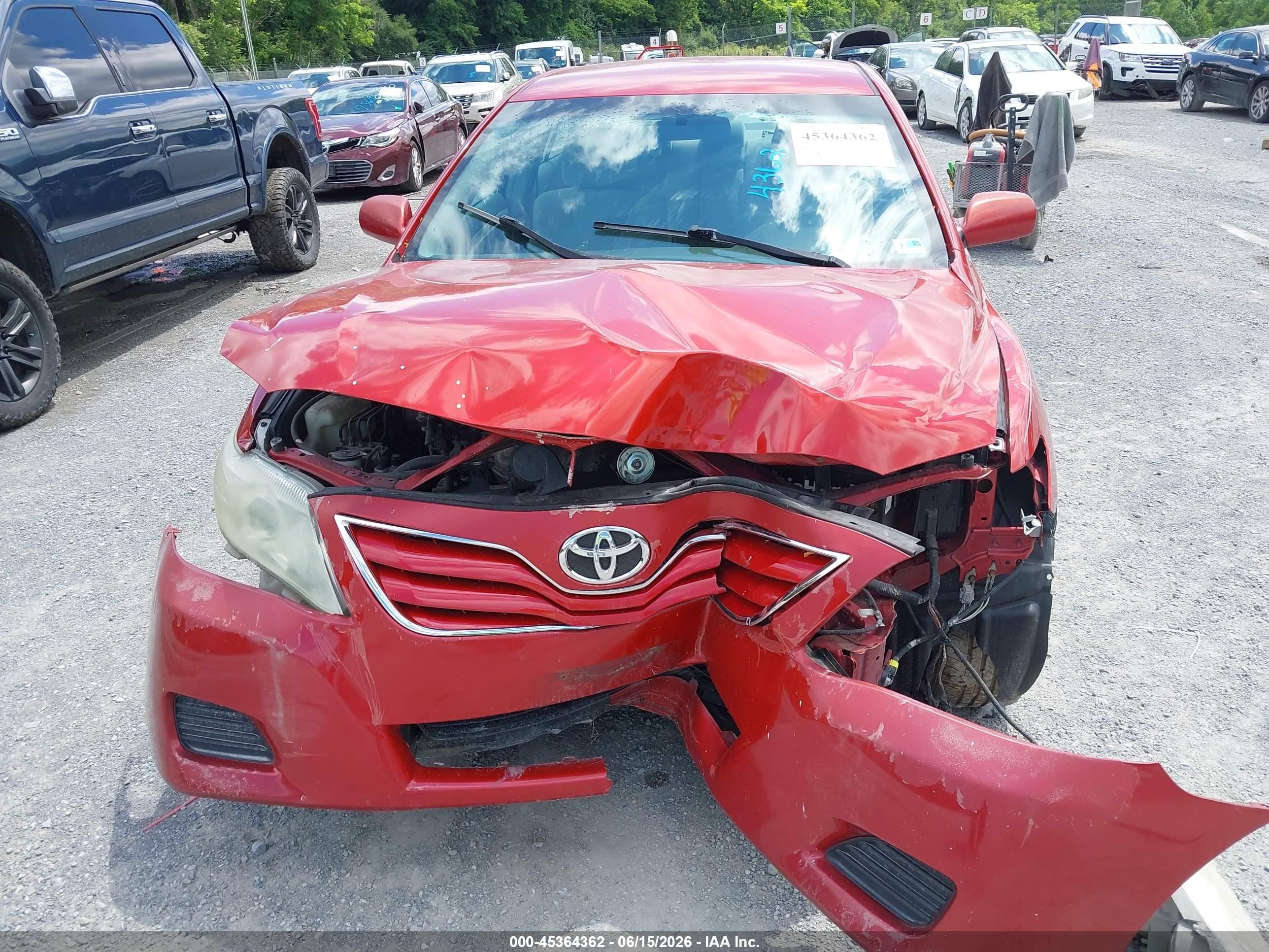 2011 Toyota Camry Le Красный vin: 4T1BF3EK2BU639474