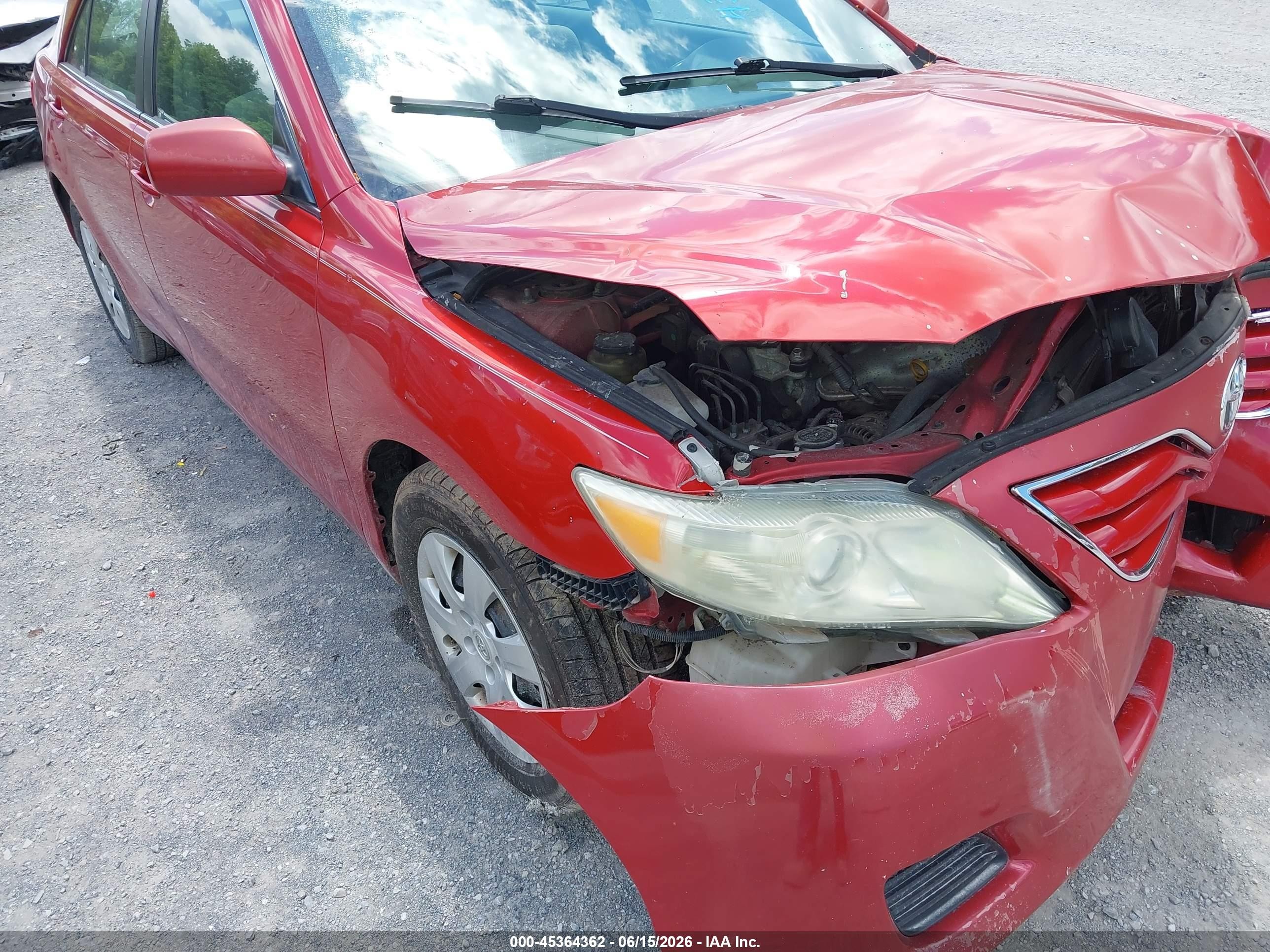 2011 Toyota Camry Le Красный vin: 4T1BF3EK2BU639474