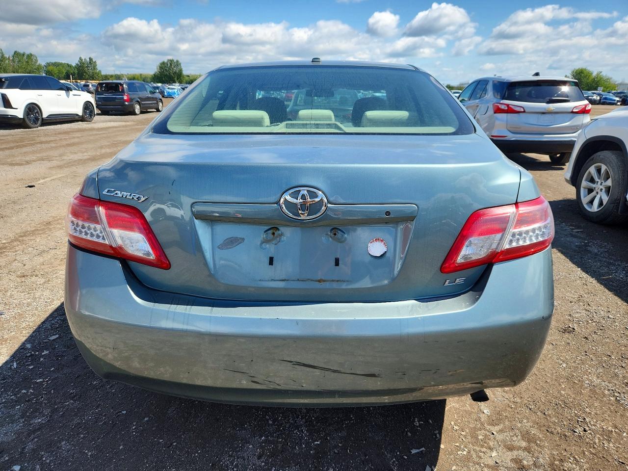 2011 Toyota Camry Base Зеленый vin: 4T1BF3EK2BU641967